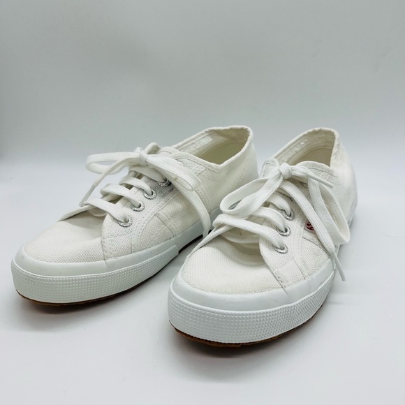 SUPERGA UNISEX CLASSIC WHITE CANVAS SNEAKERS WOMENS SIZE 7 1/2 MENS SIZE 6 - Picture 1 of 10